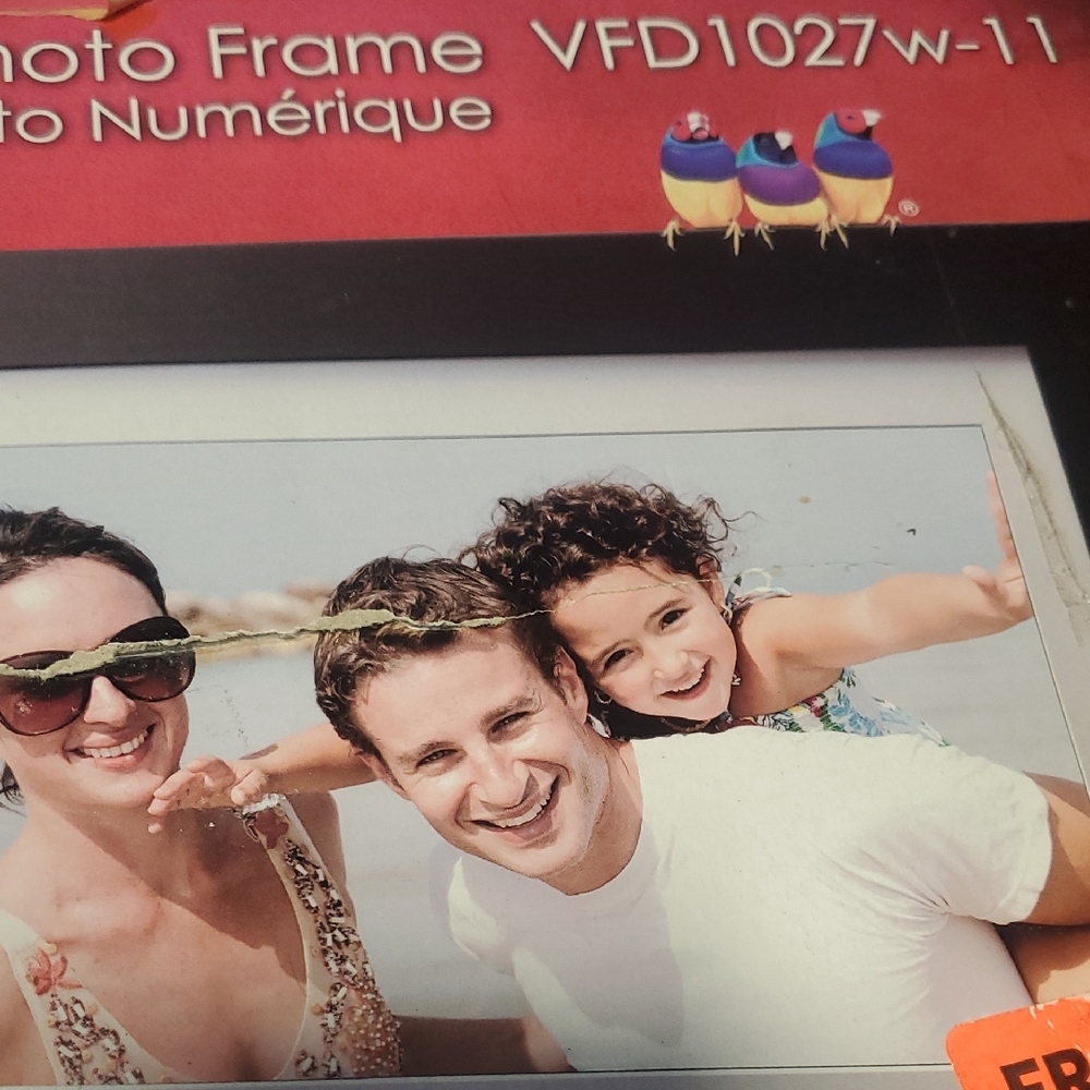 Digital Photo Frame - Black - Picture 2 of 3